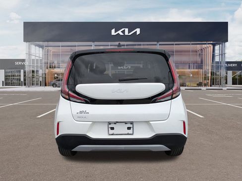 Certified 2023 Kia Soul LX w/ LX Technology Package FWD image 5