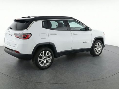 Used 2025 Jeep Compass Limited AWD/4WD image 9