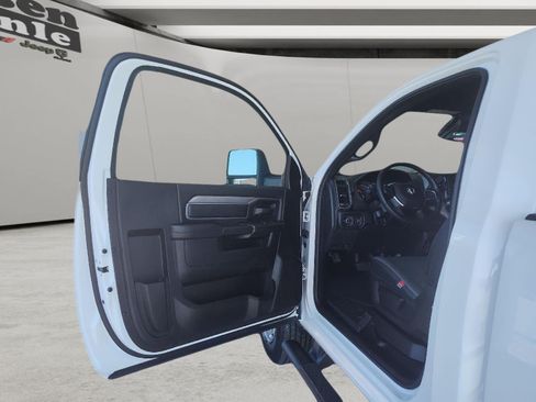 Used 2025 RAM 2500 Tradesman AWD/4WD image 7