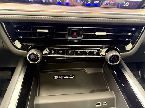 New 2025 Chevrolet Suburban High Country image 43