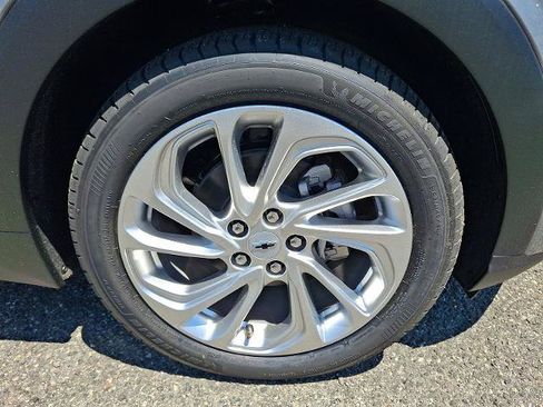 New 2027 Chevrolet Bolt LT FWD image 5