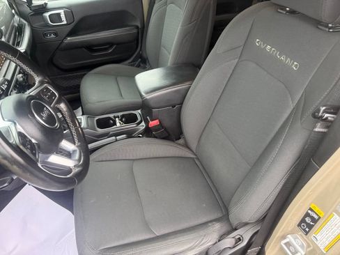 Used 2020 Jeep Gladiator Overland AWD/4WD image 19