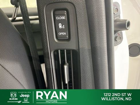 Used 2025 Honda Odyssey Sport-L image 39
