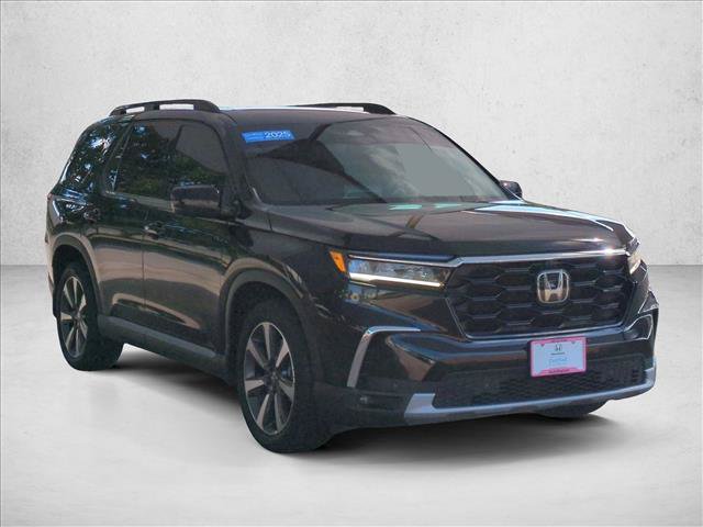 Certified 2025 Honda Pilot Elite image 3