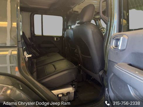 Used 2023 Jeep Wrangler Unlimited Sahara w/ Cold Weather Group AWD/4WD image 10