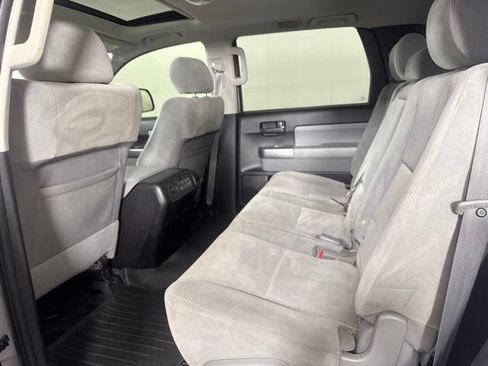 Used 2019 Toyota Sequoia SR5 AWD/4WD image 12