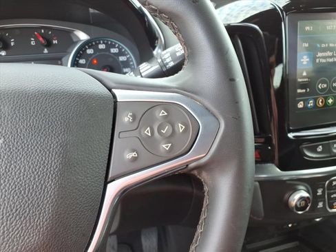 Used 2023 Chevrolet Traverse LT FWD image 13