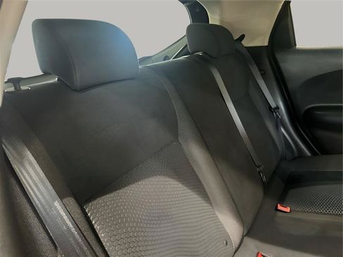 Used 2015 Nissan Juke SV AWD/4WD image 22