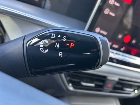 New 2026 Volkswagen Tiguan SE R-Line FWD image 24