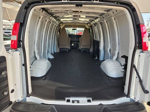 New 2026 Chevrolet Express 2500 Extended w/ Safety Package RWD image 20