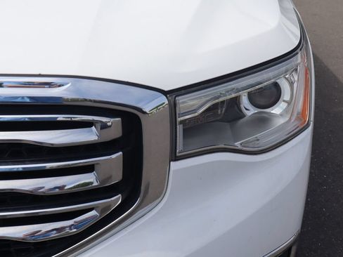 Used 2019 GMC Acadia SLT AWD/4WD image 10