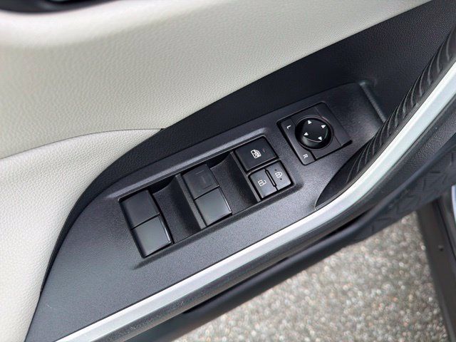 Used 2020 Toyota RAV4 XLE w/ Convenience Package AWD/4WD image 12