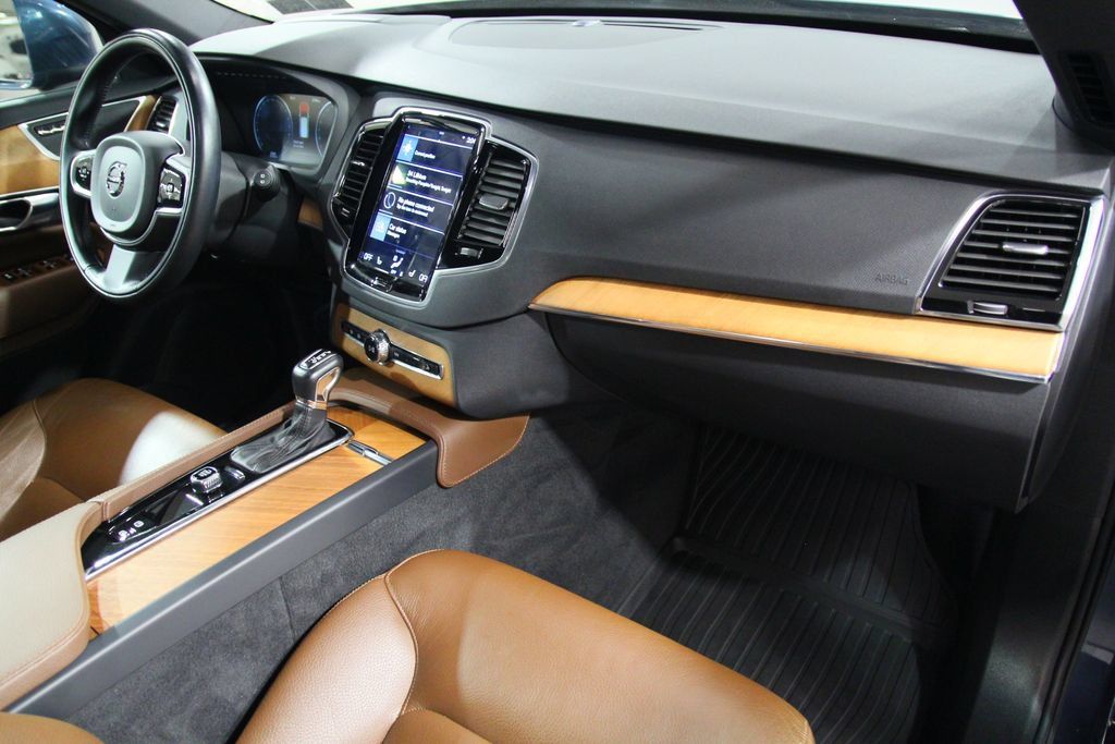 Used 2022 Volvo XC90 T6 Momentum w/ Advanced Package AWD/4WD image 19