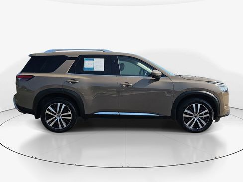 Used 2023 Nissan Pathfinder Platinum AWD/4WD image 4