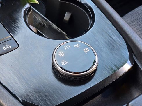 Used 2021 Nissan Rogue S image 25