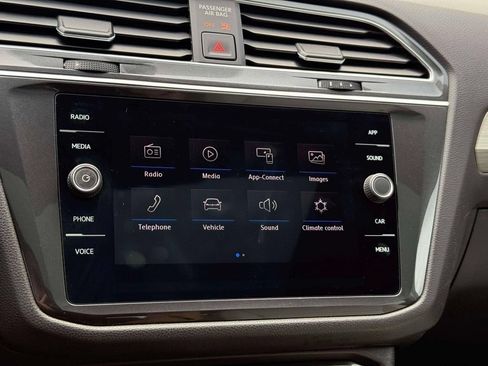 Used 2019 Volkswagen Tiguan SE AWD/4WD image 25