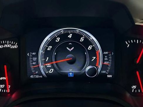 Used 2015 Chevrolet Corvette Z06 w/ 3LZ Preferred Equipment Group image 28