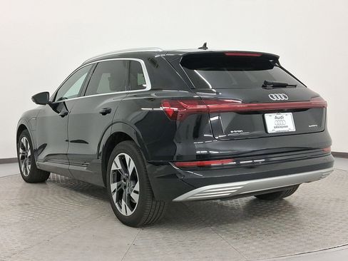 Used 2022 Audi e-tron Premium Plus w/ Premium Plus Package image 3