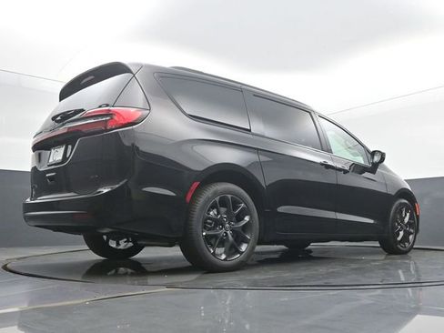 New 2026 Chrysler Pacifica Select w/ S Appearance Package image 52