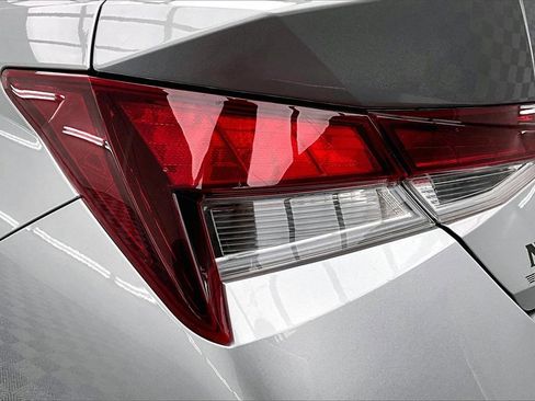 Used 2023 Hyundai Elantra SEL image 30