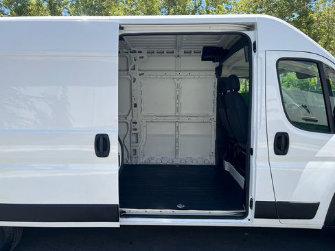 Used 2023 RAM ProMaster 3500 w/ Driver Convenience Group FWD image 30