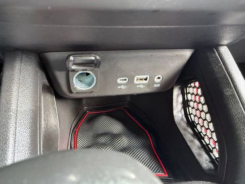 Used 2021 Chevrolet TrailBlazer RS w/ Convenience Package FWD image 38