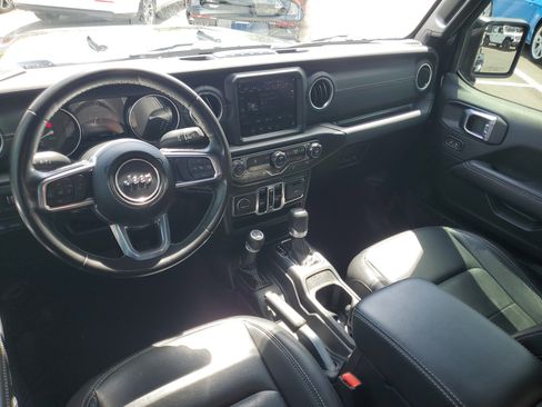 Used 2022 Jeep Wrangler Unlimited Sahara AWD/4WD image 14