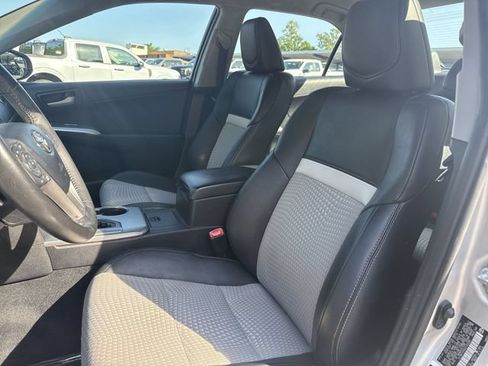 Used 2012 Toyota Camry SE FWD image 11