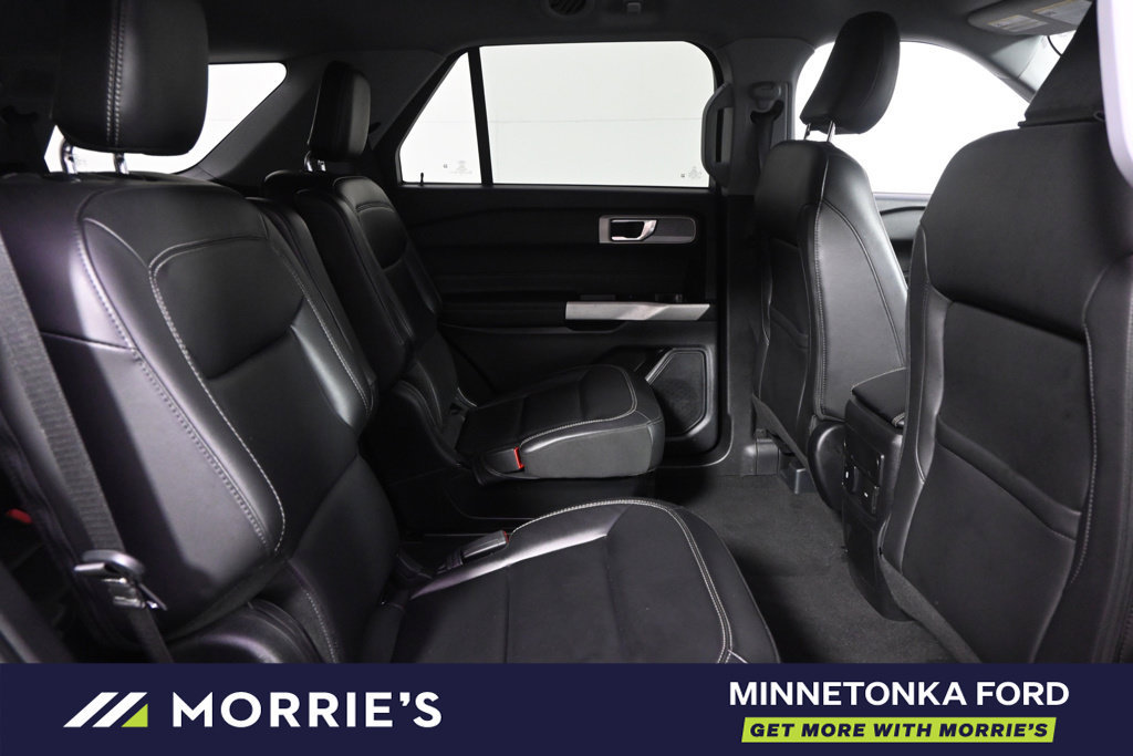 Used 2024 Ford Explorer XLT w/ Equipment Group 202A AWD/4WD image 18