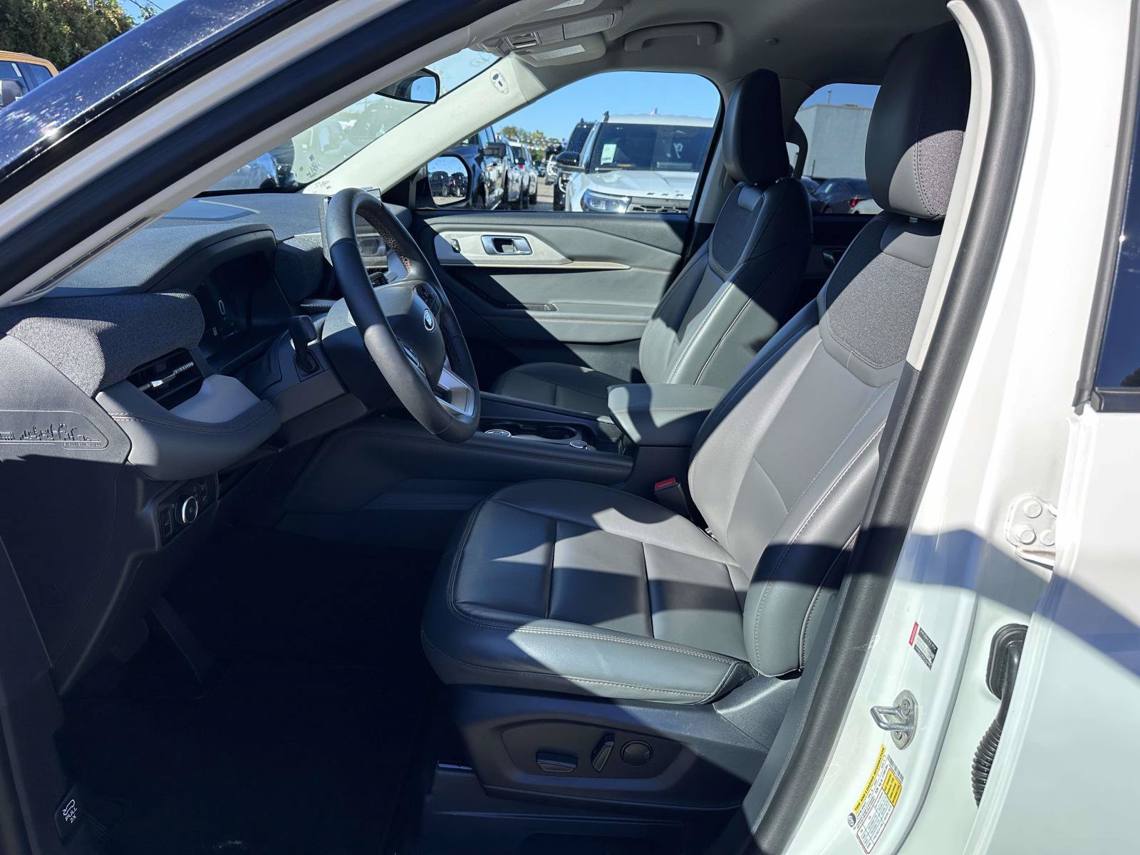 Used 2026 Ford Explorer Active w/ Active Comfort Package AWD/4WD image 12