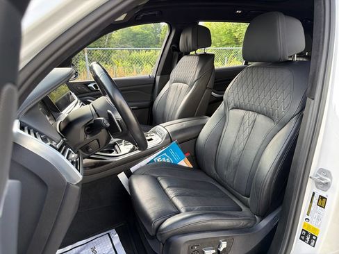 Used 2022 BMW X7 M50i AWD/4WD image 30