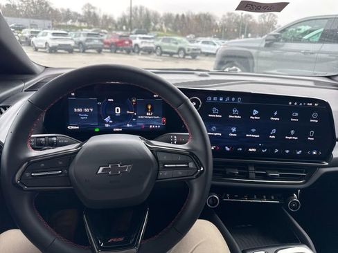 New 2025 Chevrolet Equinox EV RS FWD image 21
