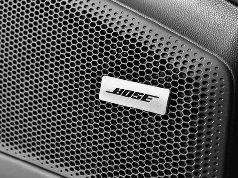 Certified 2025 Porsche Macan Turbo Electric image 7