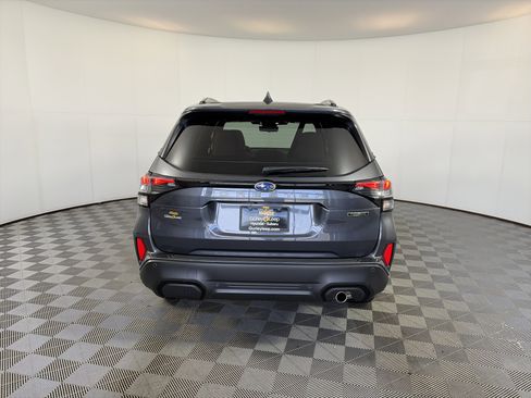 Used 2025 Subaru Forester Touring image 9