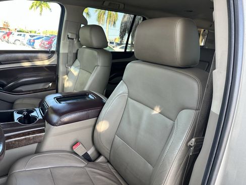 Used 2015 Chevrolet Suburban LT image 12