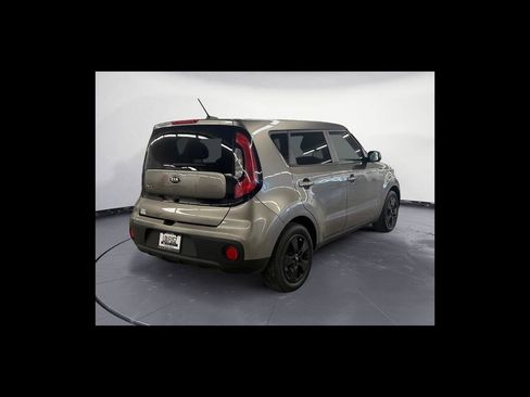 Used 2019 Kia Soul FWD image 6