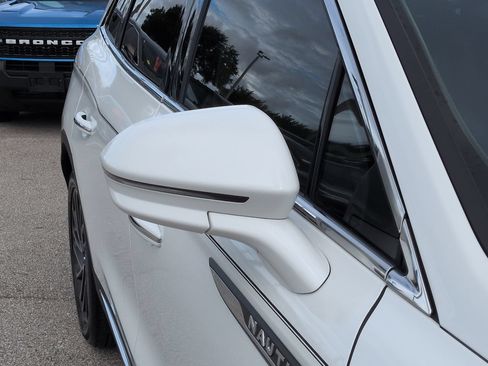 Certified 2020 Lincoln Nautilus Reserve FWD image 12