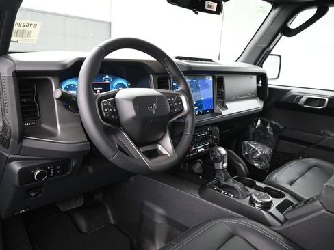 New 2026 Ford Bronco Badlands AWD/4WD image 13