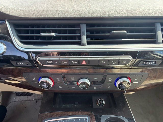 Used 2017 Audi Q7 3.0T Premium Plus AWD/4WD image 18