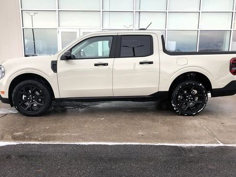 New 2025 Ford Maverick XLT w/ XLT Luxury Package image 4