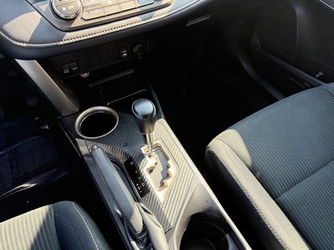 Used 2015 Toyota RAV4 XLE image 21