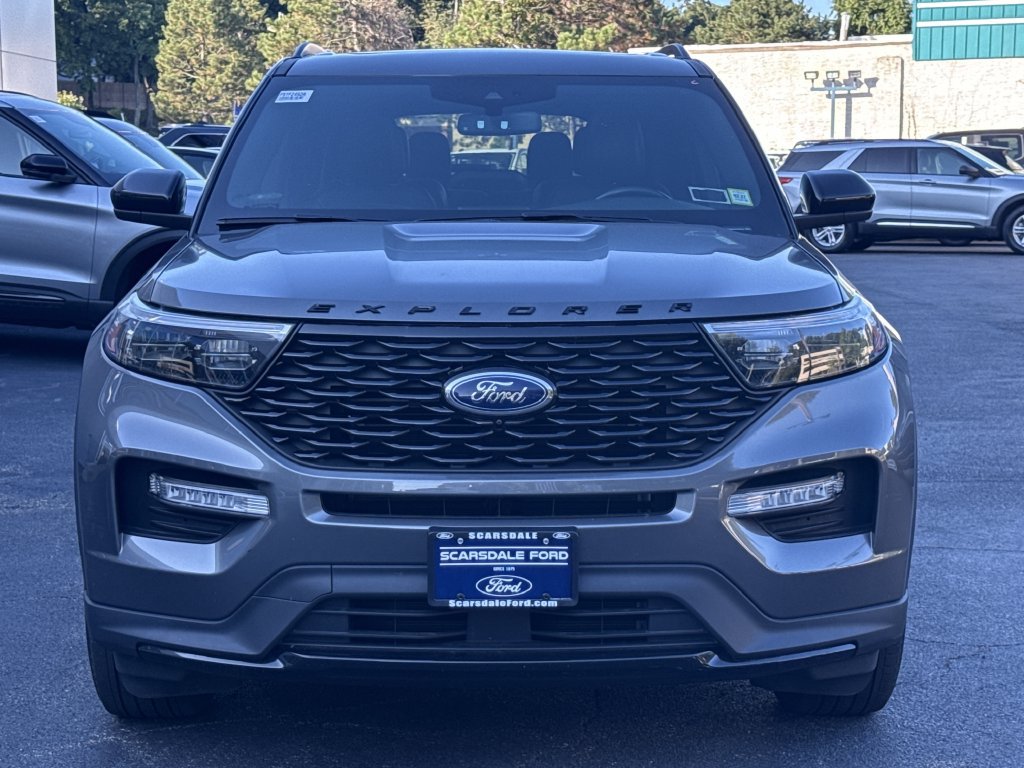 Used 2023 Ford Explorer ST-Line w/ Class IV Trailer Tow Package AWD/4WD image 2