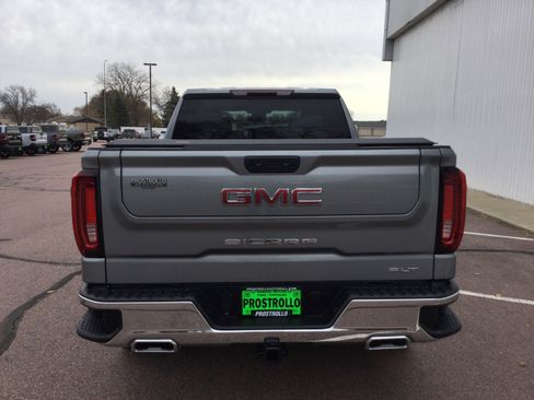 Used 2024 GMC Sierra 1500 SLT image 4