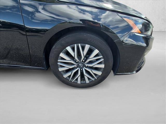Used 2025 Nissan Altima 2.5 SV FWD image 23
