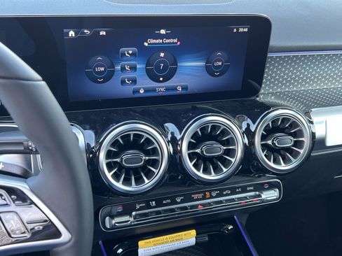 New 2026 Mercedes-Benz GLB 250 4MATIC image 19