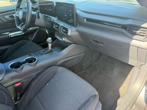 Used 2024 Ford Mustang Coupe image 10