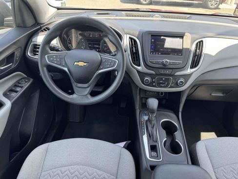 Used 2022 Chevrolet Equinox LS w/ Driver Confidence II Package AWD/4WD image 11