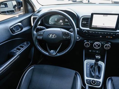 Certified 2023 Hyundai Venue Limited image 17
