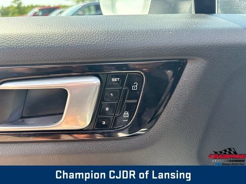 Used 2021 Porsche Cayenne S AWD/4WD image 16