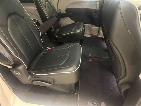 Certified 2021 Chrysler Pacifica Limited AWD/4WD image 24